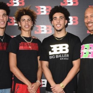 乐鱼体育登录入口-球爹：三个儿子都进入NBA 就像买彩票中了三次奖